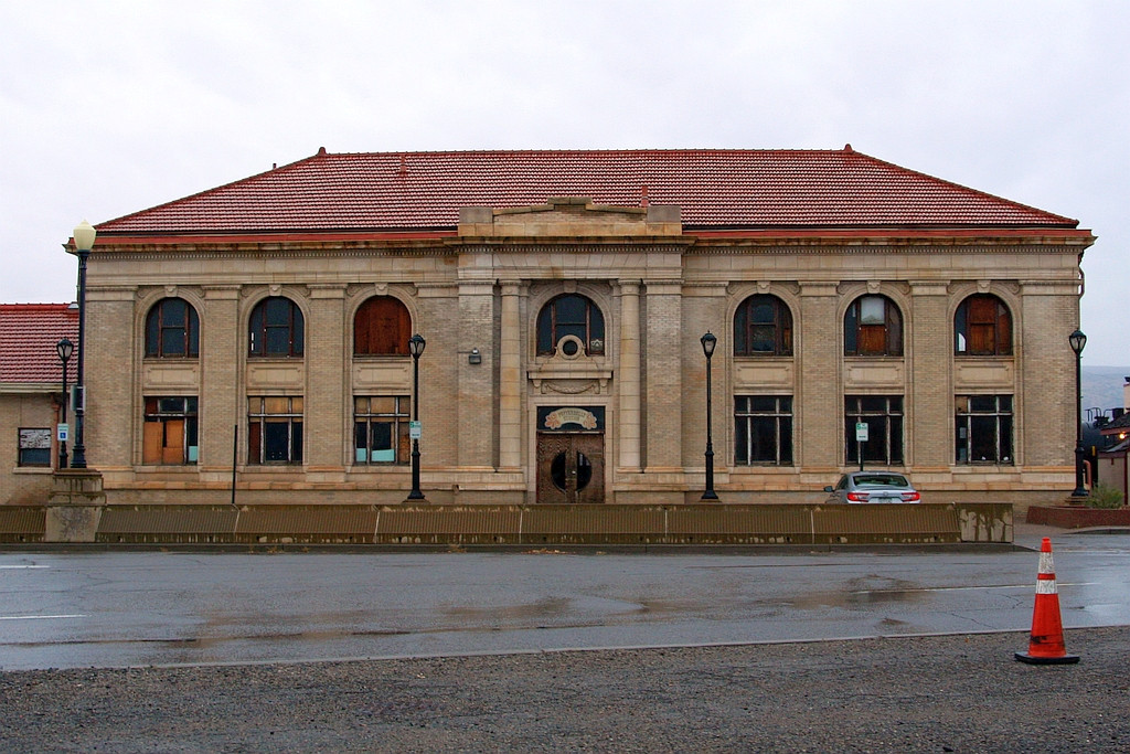 Abandoned station